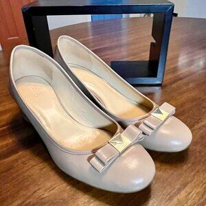 Vince Camuto Leather Beige 2" Block Heels Shoes with Double Bow Accent Size 10M